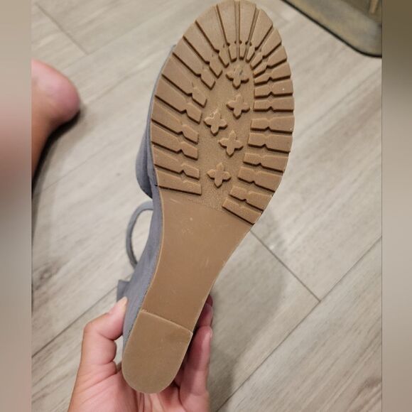 Sugar Hamptons Womens Gray Covered  Peep Toe Ankle Strap Back Zip Wedge Size 9 - Picture 15 of 16